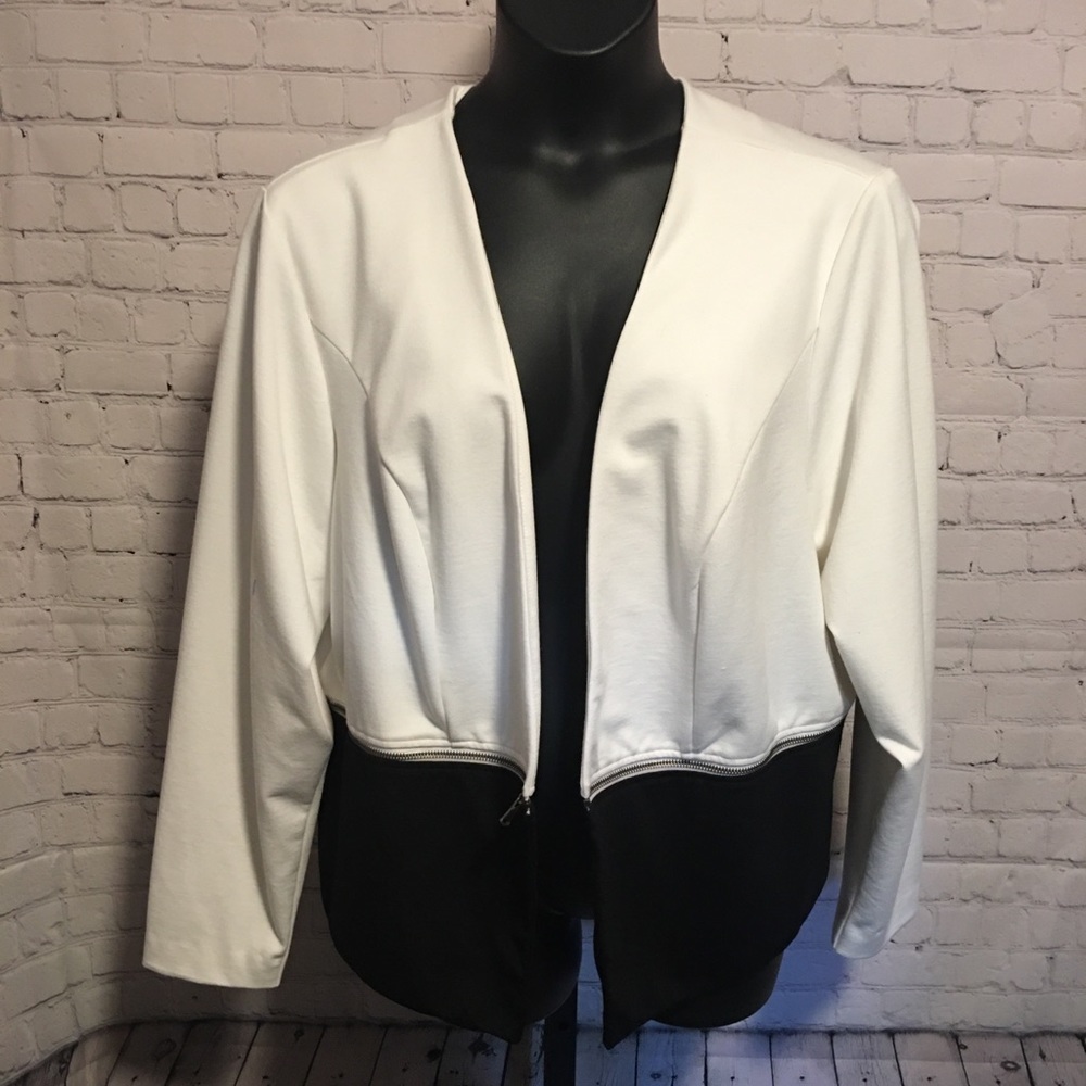 Torrid Moto Jacket Black & White Size 4